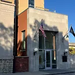 Contemporary Studio Near Louisville Spots #411