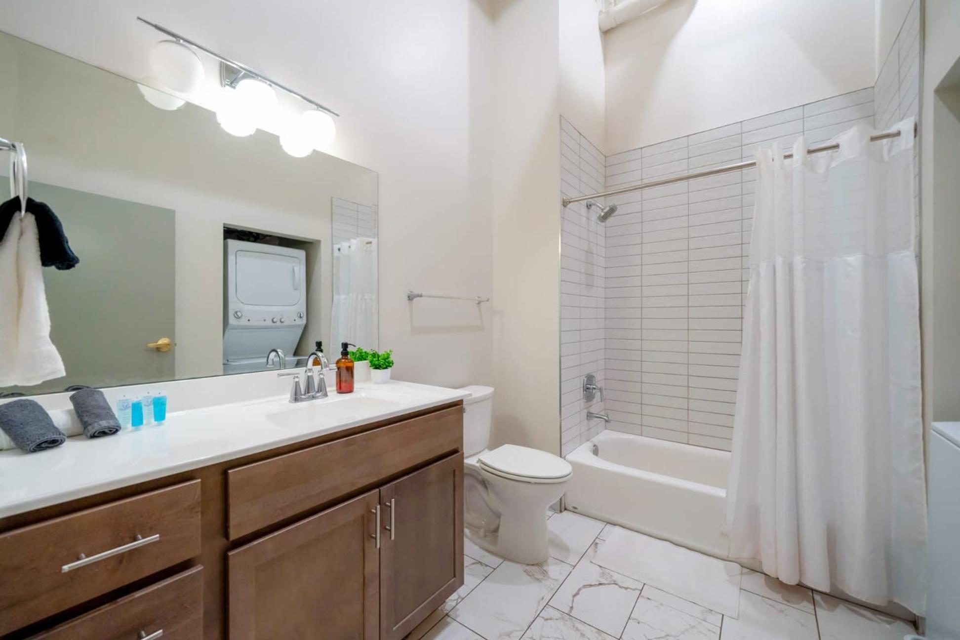 Contemporary Near Spots #411 *